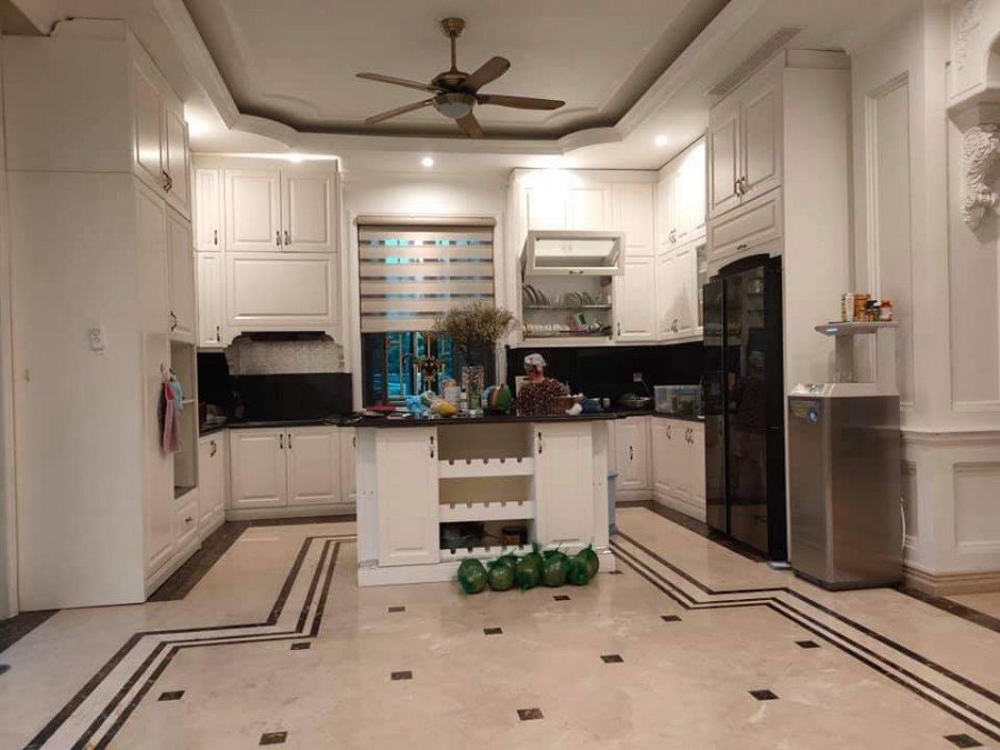 Biệt thự ôtô chạy vòng quanh Xuân La dt 405m2, 5 tầng, mặt tiền 20m giá bán 75 tỷ.