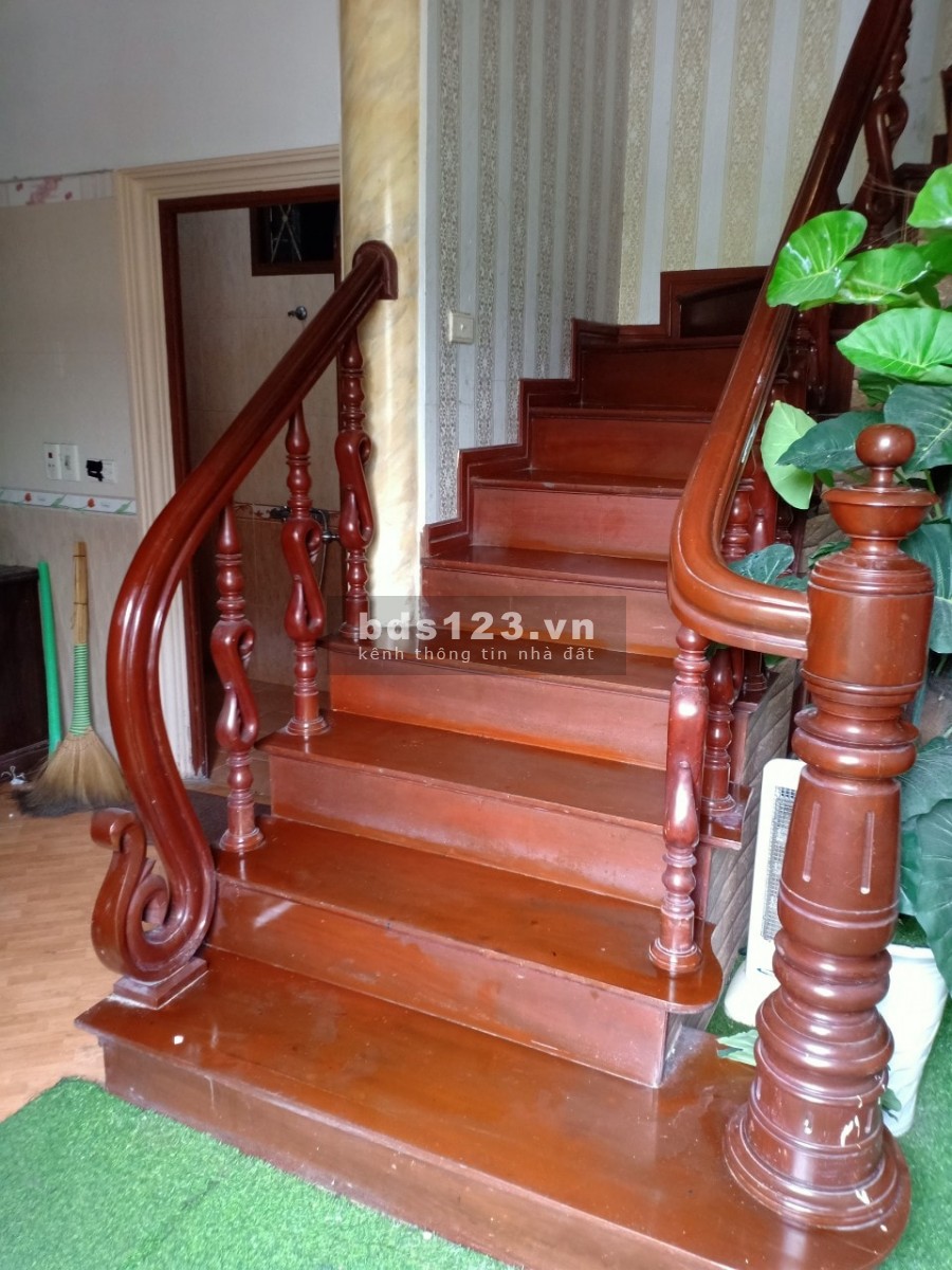 Chính Chủ Bán Nhà Mặt Phố Văn Phú Hà Đông dt 43m2, lô góc kinh doanh cao