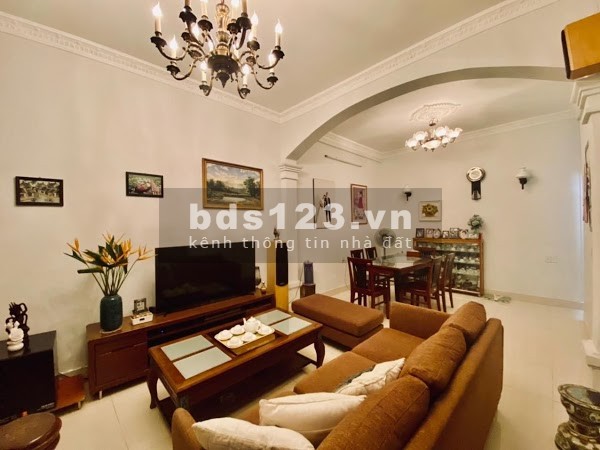 Bán cực gấp nhà phân lô vị trí siêu hot Yên Lạc Quận Hai Bà Trưng, giá chào 6.3 tỷ