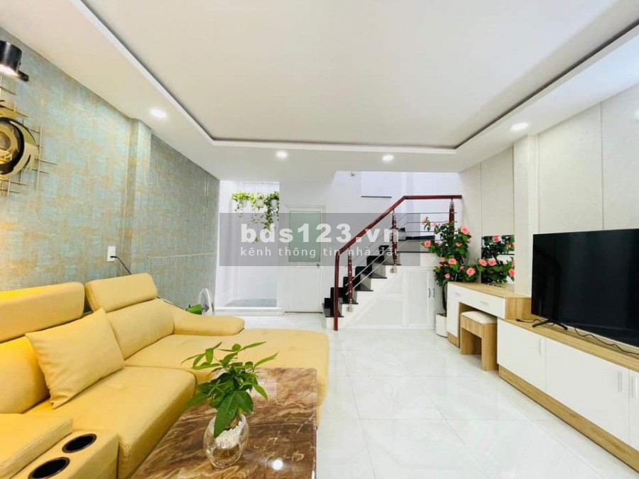 Bán nhà HXH sát mặt tiền quang trung đầy đủ nội thất 3 tầng giá 4.4 tỷ