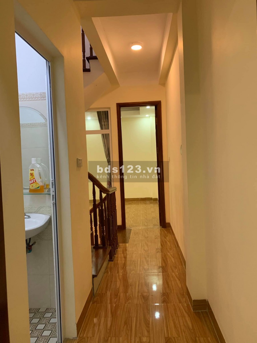 Bán nhà Chùa Bộc 15M ÔTô tránh kinh doanh dt 40m2 mt 4.5m, giá bán 4.7 tỷ