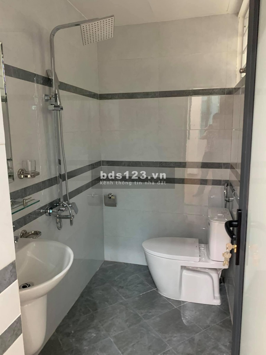 Mặt phố Hoa Lâm, Ngô Gia Tự, Long Biên, kinh doanh, dt 117m2, 7 tầng thang máy, giá bán 14,8 tỷ
