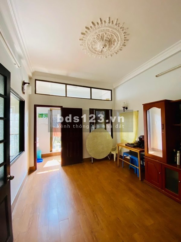 Bán cực gấp nhà phân lô vị trí siêu hot Yên Lạc Quận Hai Bà Trưng, giá chào 6.3 tỷ