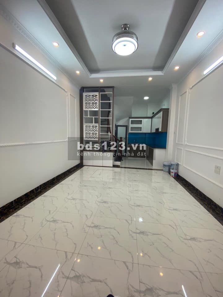 Khu vực Minh Khai, hiếm nhà bán, ô tô đỗ cửa, kinh doanh tốt, sổ vuông, dt 40m2 giá bán nhỉnh 5 tỷ