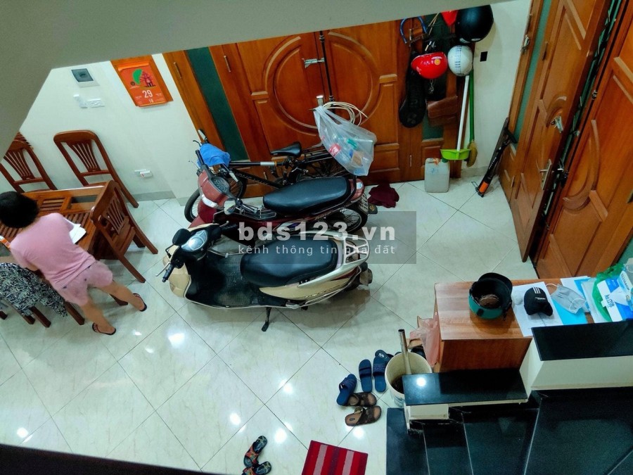 Cần bán nhà mặt ngõ góc đề Minh Khai diện tích sử dụng 25m2 giá bánn 2.5 tỉ
