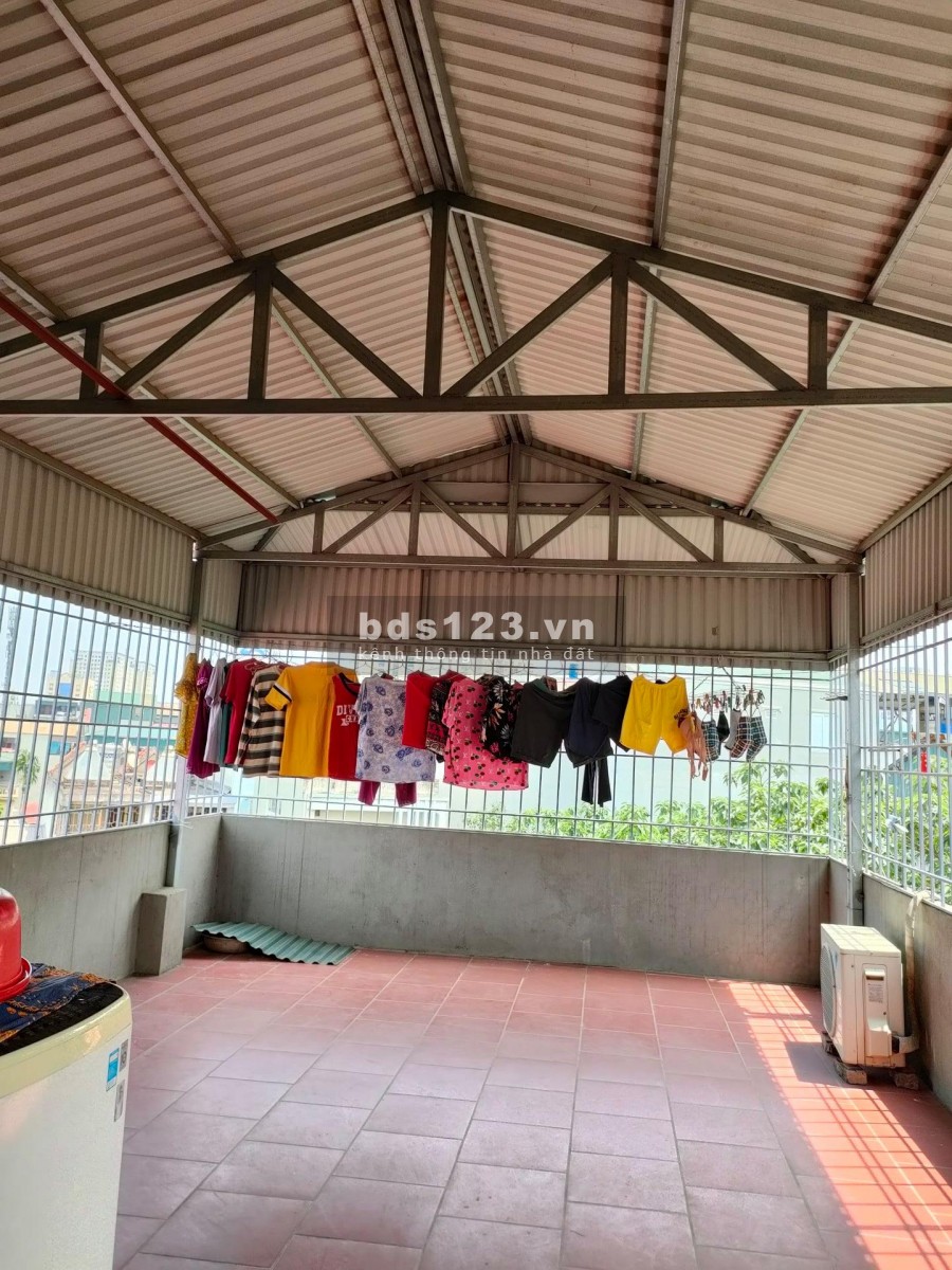 Bán nhà nguyên căn khu Hoàng Mai diện tích 67m2, đúc 5 tầng mặt tiền 4.7m