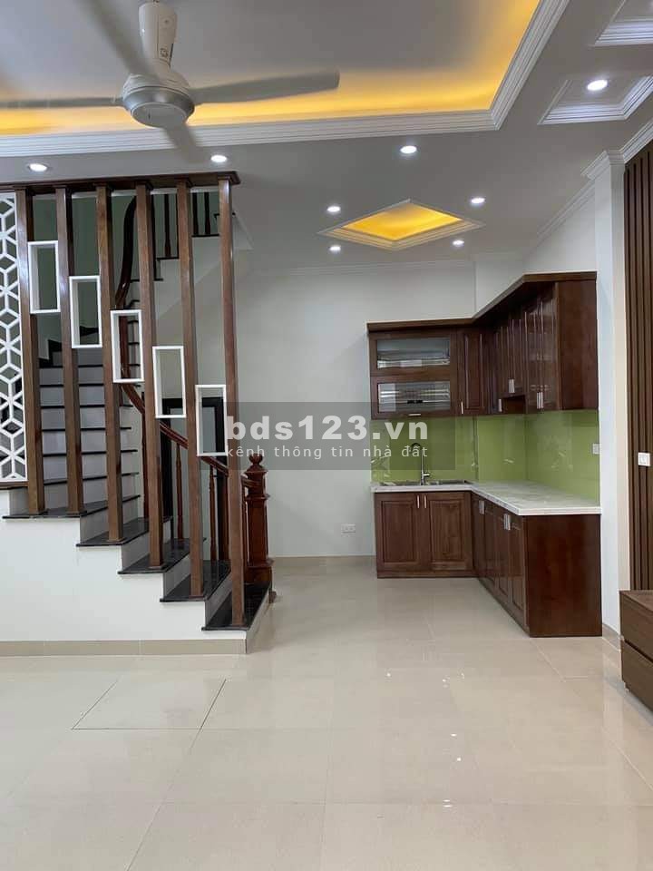 Bán gấp nhà đường Bùi Xương Trạch, Thanh Xuân, DT 36m2, 4 tầng, chỉ 1.85 tỷ. Liên hệ: 0368781929