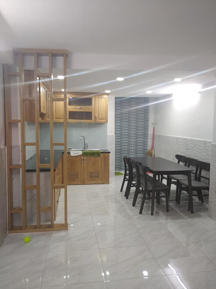 Bán nhà đường Lê Hồng Phong Quận 10, diện tích 41m2, 3 lầu đúc