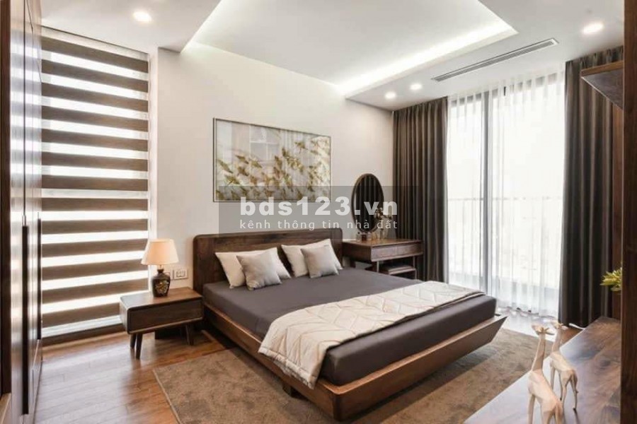 Nhà Đẹp Phố VIP Hoàng Quốc Việt, Ô Tô Vào Nhà, dt 68m2, 5 tầng nhà mới, nt cao cấp giá 8.07 Tỉ