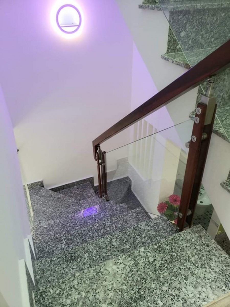 Bán nhà hẻm xe hơi Lê Hồng Phong Quận 10, có sổ hồng, 3 lầu giá bán 5,3 tỷ