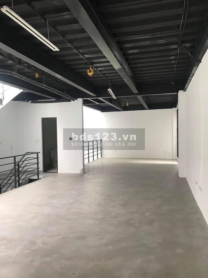 Nhà mặt phố Ba Đình, diện tích sử dụng 140m x 4 tầng, vỉa hè, thông sàn kinh doanh