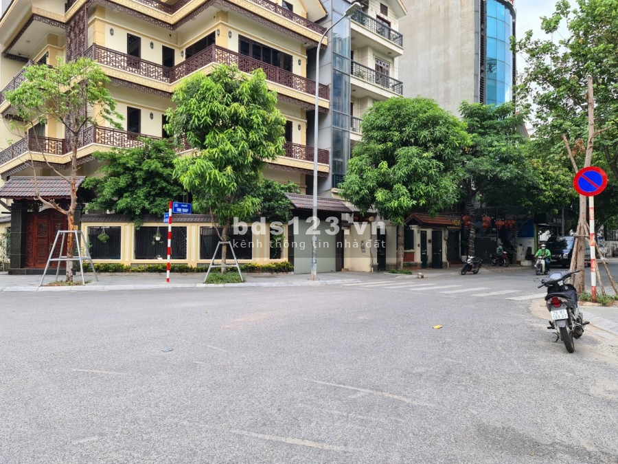 Cho thuê mặt bằng kinh doanh Dịch Vọng – Cầu Giấy dtsd 260m2, mt 7.5m, giá 45tr