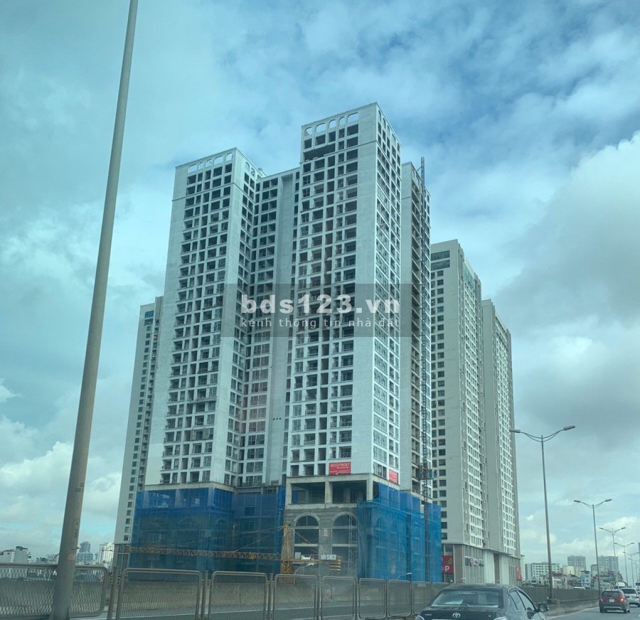 Gia đình cần bán căn góc 3pn, hướng view thành phố giá chỉ 3.2 tỷ, sổ sẵn