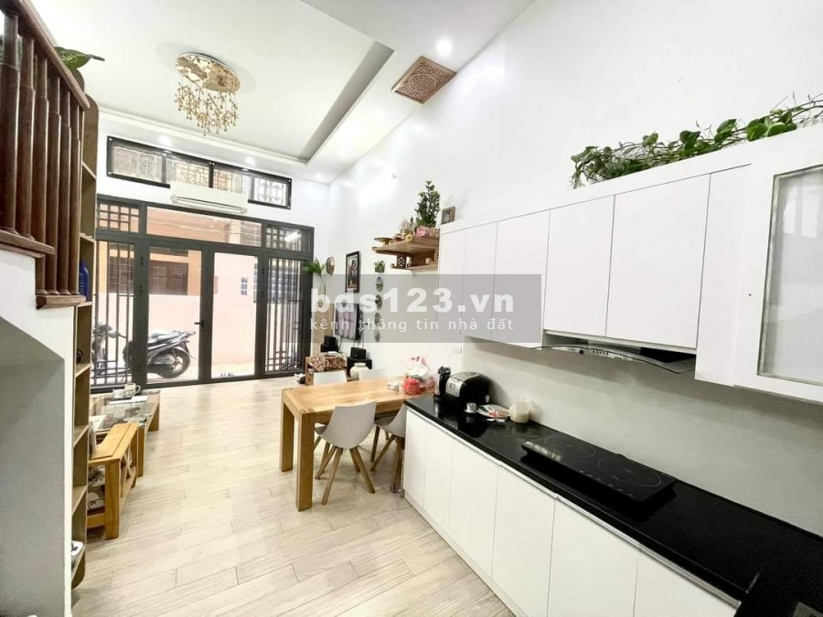 Nhà phố Trương Định, thoáng sáng, ô tô sát nhà tiện ích đỉnh cao, dt 45m2, 4 tầng, giá 3.5 tỷ