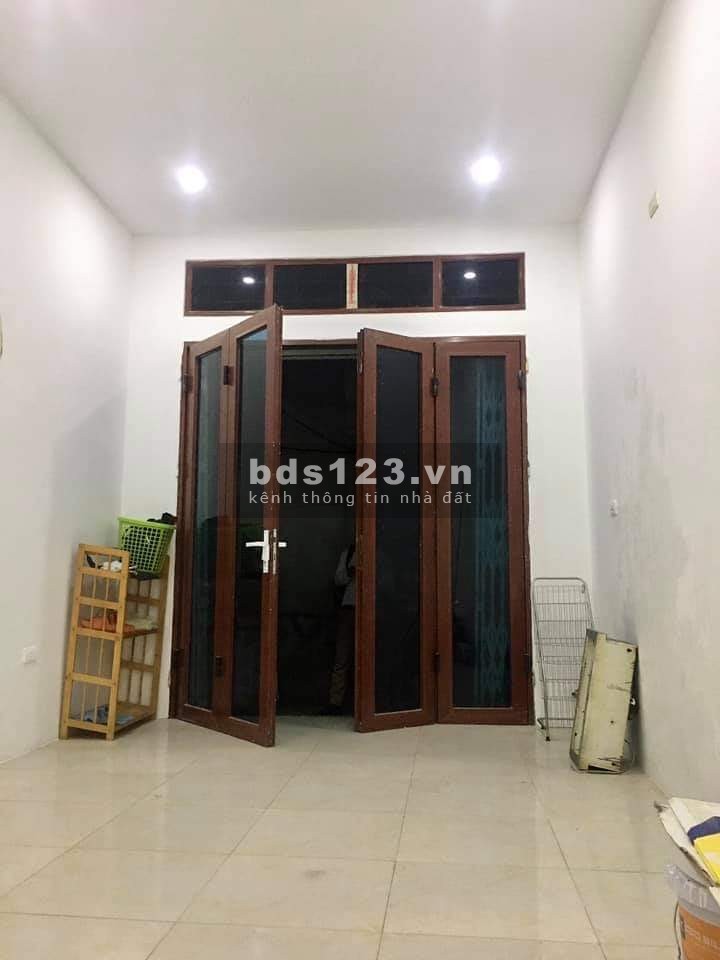 2 tỷ xx bán nhà 3 tầng*30m2. Phố lê hồng phong, kinh doanh tốt