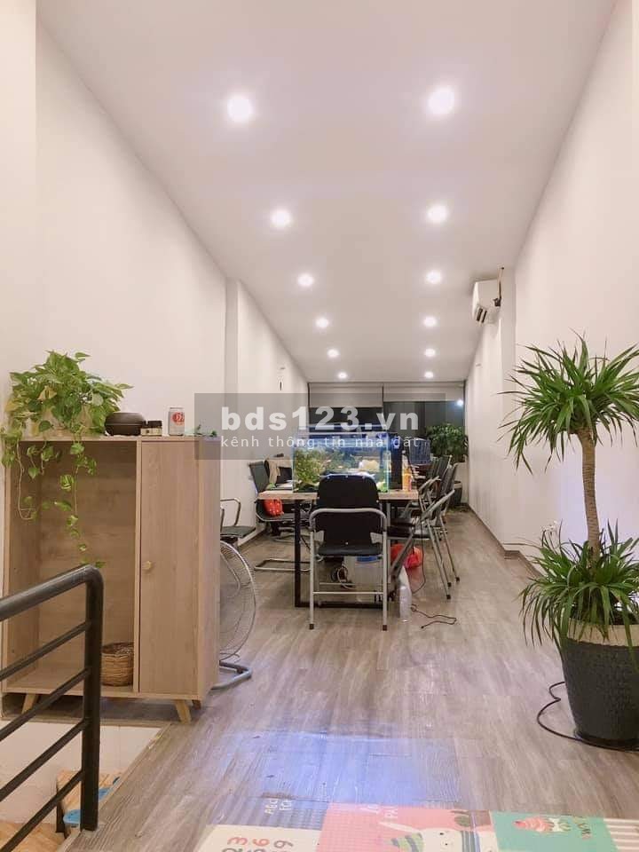 Chưa đến 3 tỷ. Bán nhà đường Trần phú, kinh doanh tốt. Ô tô cách nhà 20m