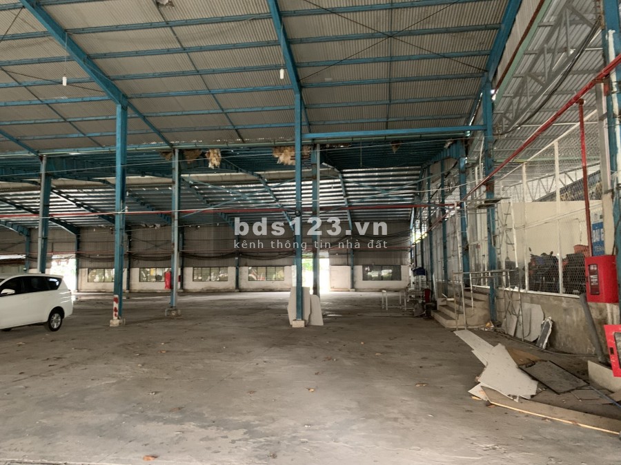 Cho thuê kho xưởng giá rẻ, diện tích 2860m2 mặt tiền đường Phạm Văn Đồng, Linh Tây, Thủ Đức