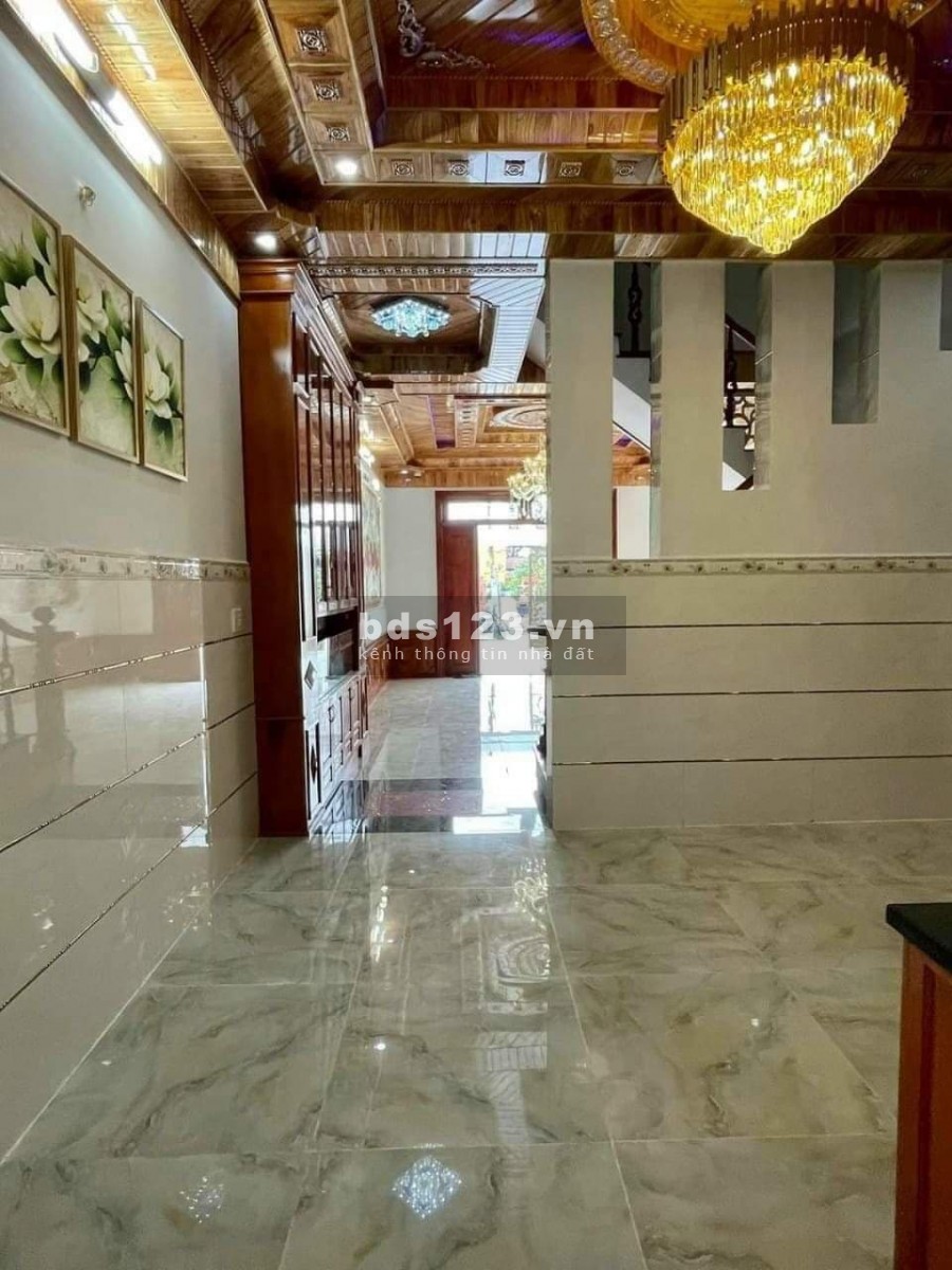 Nhà mặt tiền siêu sang, hơn 100m2, ấp Tân Tiến Xuân Thới 3 Hóc Môn, giá chỉ 7.5 tỷ