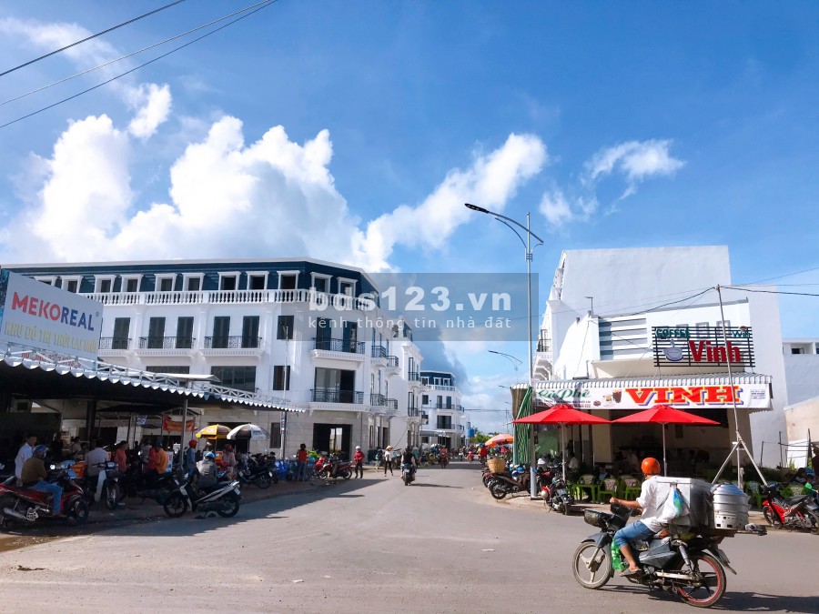 Cơ hội sinh lời cao với căn nhà phố đầy tiện nghi có nhiều tầng cho Ở và kinh doanh tại Thới Lai