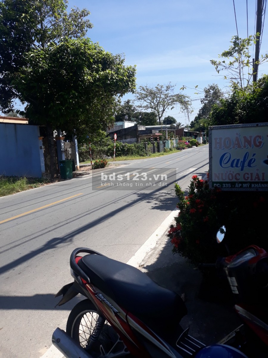 Cần tiền bán Lô đất mặt tiền cách đường Cây Trôm Mỹ khánh 30m, lh 0933 462325