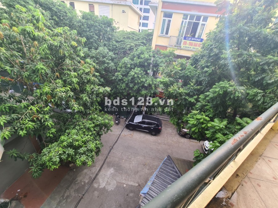Cho thuê nhà riêng đường Nguyễn Phong Sắc: DT70mx4 tầng, lô góc, ô tô đỗ cửa, 25tr