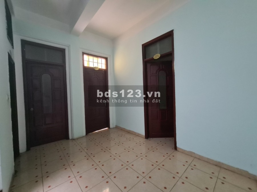 Cho thuê nhà riêng đường Nguyễn Phong Sắc: DT70mx4 tầng, lô góc, ô tô đỗ cửa, 25tr