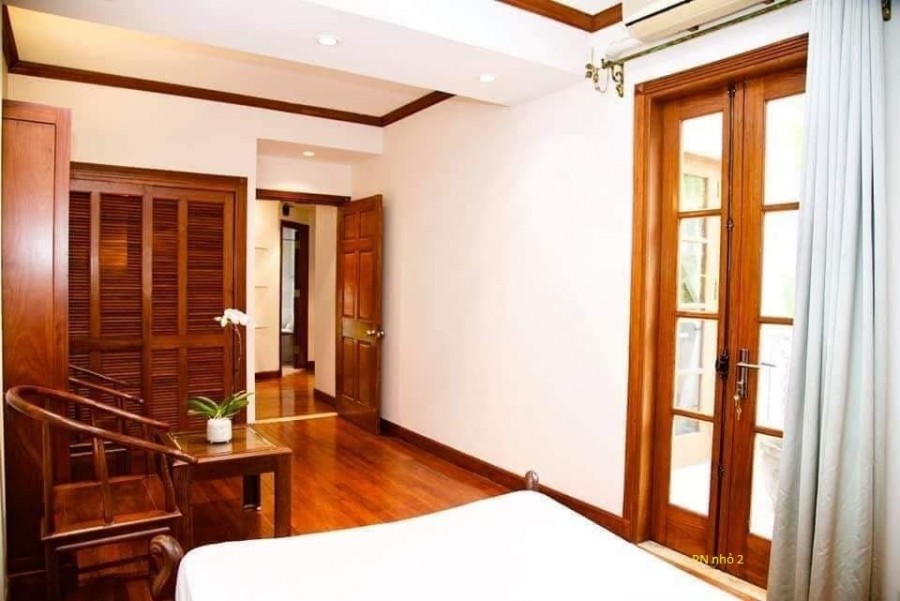 Tuyệt phẩm tiểu biệt thự, 2 bước ra Phố Láng, 3 mặt tiền, giá cực yêu thương 9,6 tỷ
