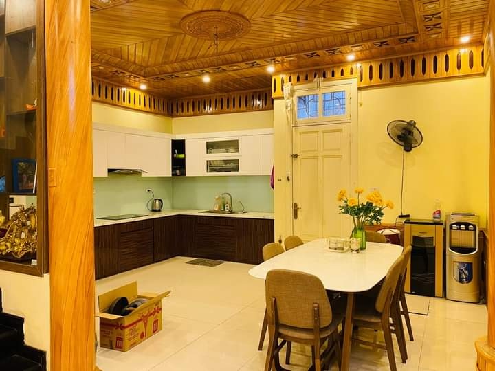 Vợ chồng tôi cần bán biệt thự phố Thịnh Quang Đống Đa dt 90m2, 4 tầng mt 5 nhỉnh 16 tỷ