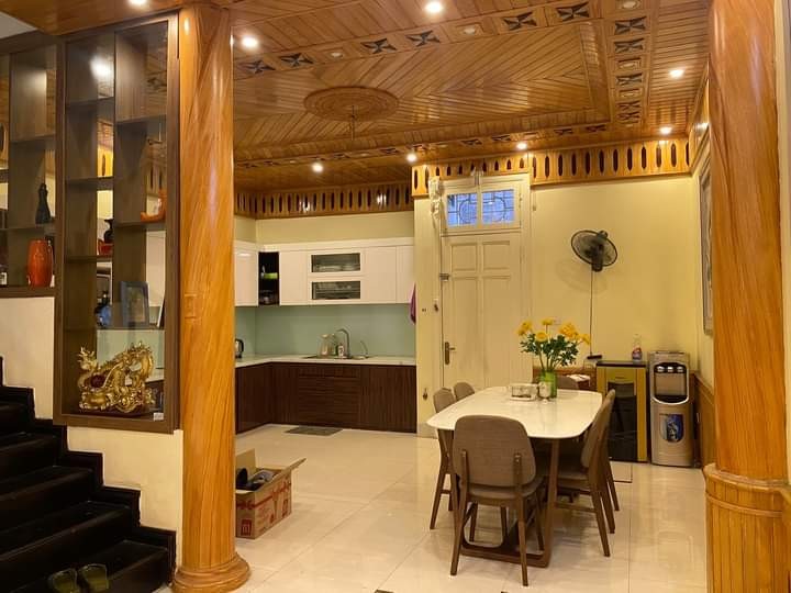 Vợ chồng tôi cần bán biệt thự phố Thịnh Quang Đống Đa dt 90m2, 4 tầng mt 5 nhỉnh 16 tỷ