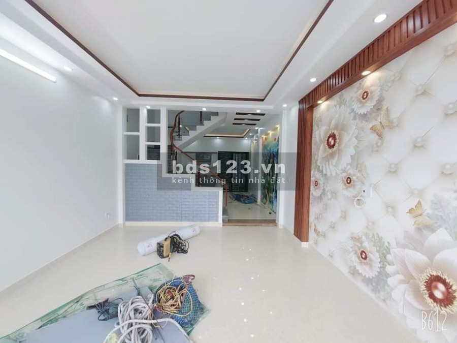 Giá bán 1.65 tỷ căn nhà 3 tầng sân cổng riêng tại Cách Hạ, Nam Sơn
