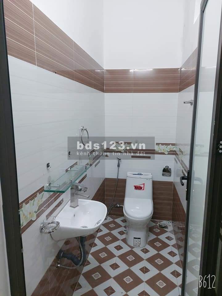 Giá bán 1.65 tỷ căn nhà 3 tầng sân cổng riêng tại Cách Hạ, Nam Sơn