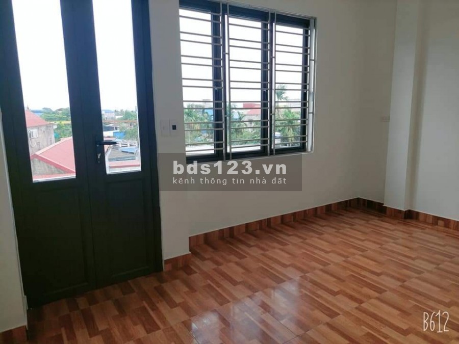 Giá bán 1.65 tỷ căn nhà 3 tầng sân cổng riêng tại Cách Hạ, Nam Sơn