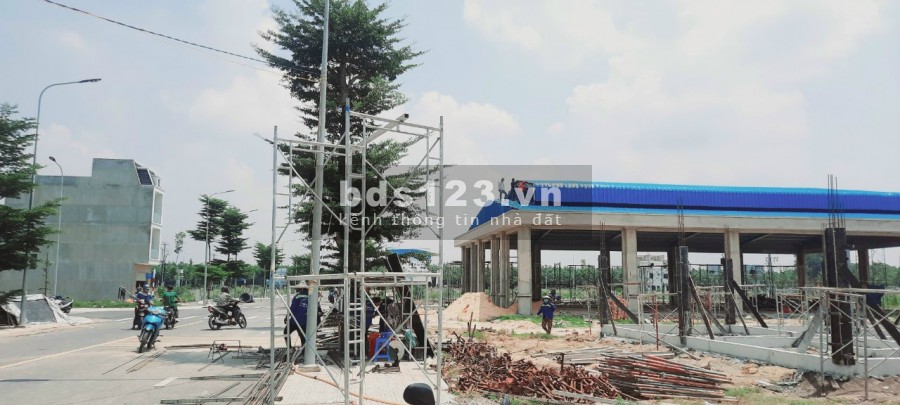 Bán nhà phố liền kề mặt tiền DT746 Tân Uyên, Bình Dương, lh 0983436443