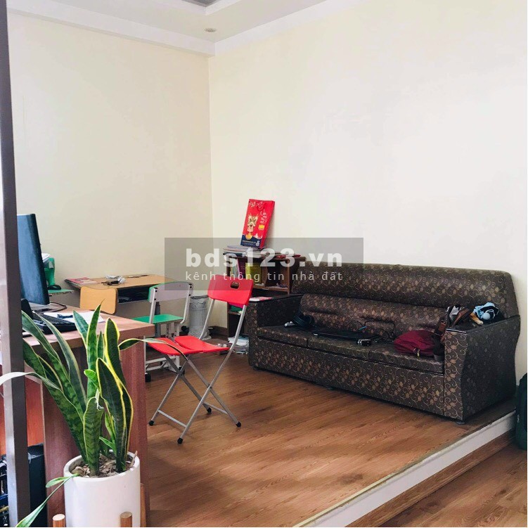 Bán nhà Ngõ 32 Đỗ Đức Dục, Mễ Trì, Ngõ to như phố, dt 37m2 giá bán 3.2 tỷ.