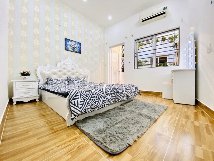 Bán Nhà Gò Vấp Dưới 4 Tỷ, HXH 6m, Đẹp Vô Cùng, Kinh Doanh Sầm Uất