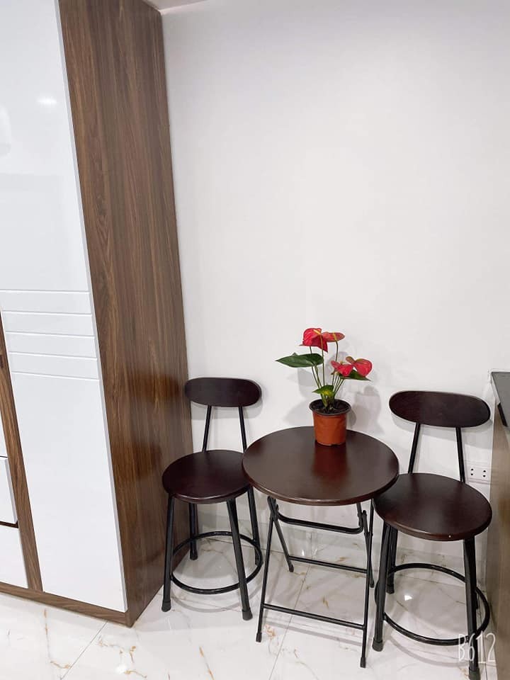 Ngõ thông, nông cách ô tô tránh 10m 5 phòng ngủ Cầu Giấy giá nhỉnh 5 tỷ LH 0528575077