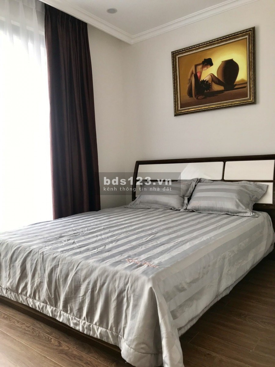 Cho thuê căn góc tầng trung 3PN tòa R2 Sunshine Riverside Tây Hồ giá 17tr/tháng