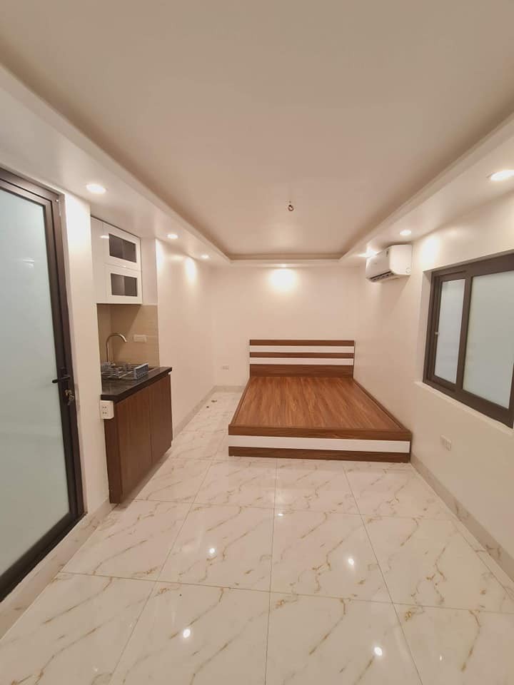 Ngõ thông, nông cách ô tô tránh 10m 5 phòng ngủ Cầu Giấy giá nhỉnh 5 tỷ LH 0528575077