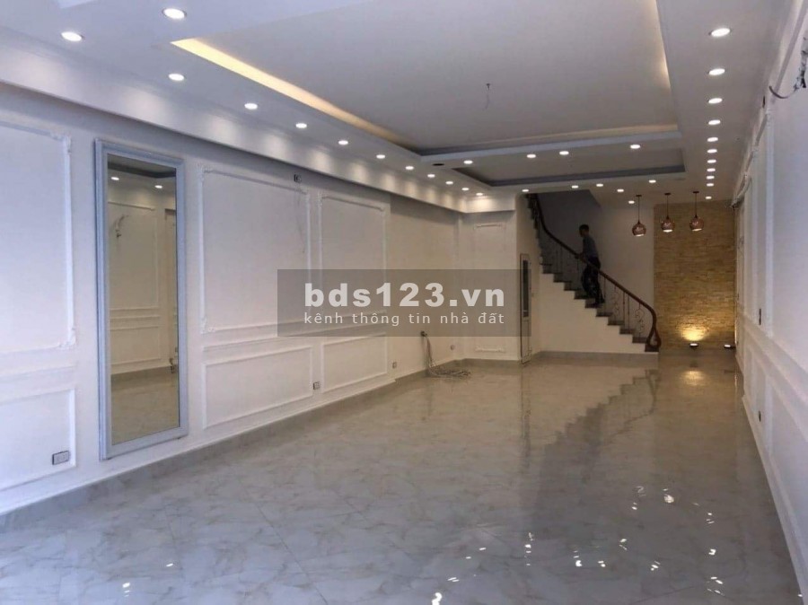 Nhà mặt phố Tôn Đức Thắng, vỉa hè rộng, cho thuê kinh doanh hàng cao cấp: Giá: 23 tỷ.