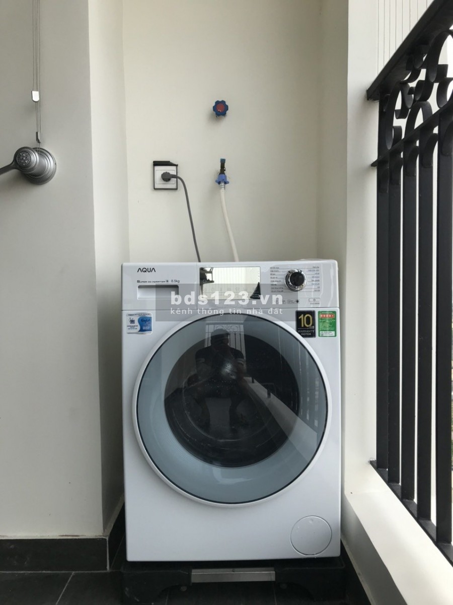 Cho thuê căn góc tầng trung 3PN tòa R2 Sunshine Riverside Tây Hồ giá 17tr/tháng