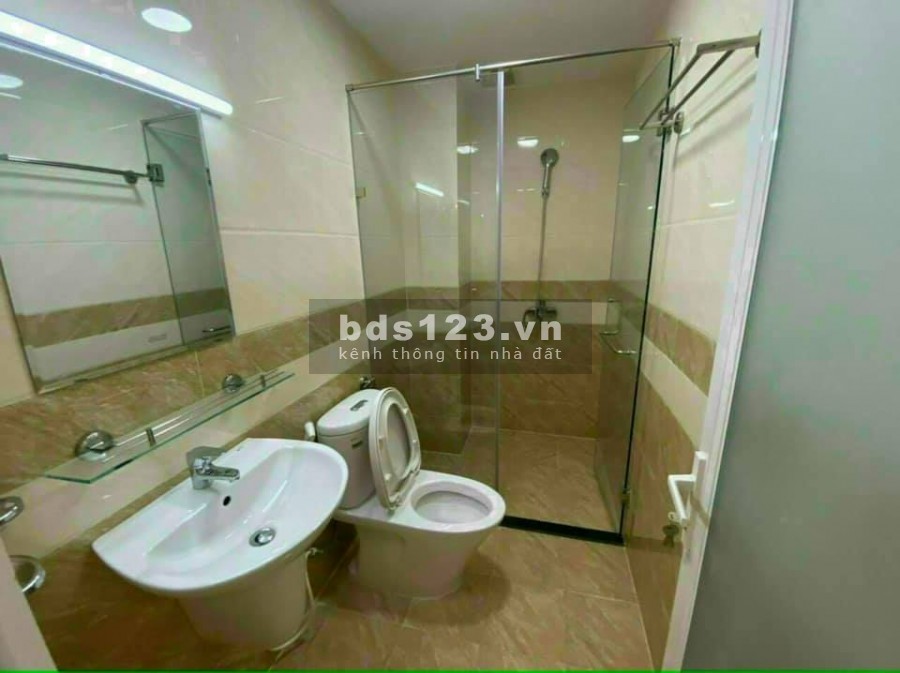 Nhà 3 tầng, xe hơi đỗ cửa. Cạnh trung tâm triển lãm Tân Bình giá bán 6,9 tỷ
