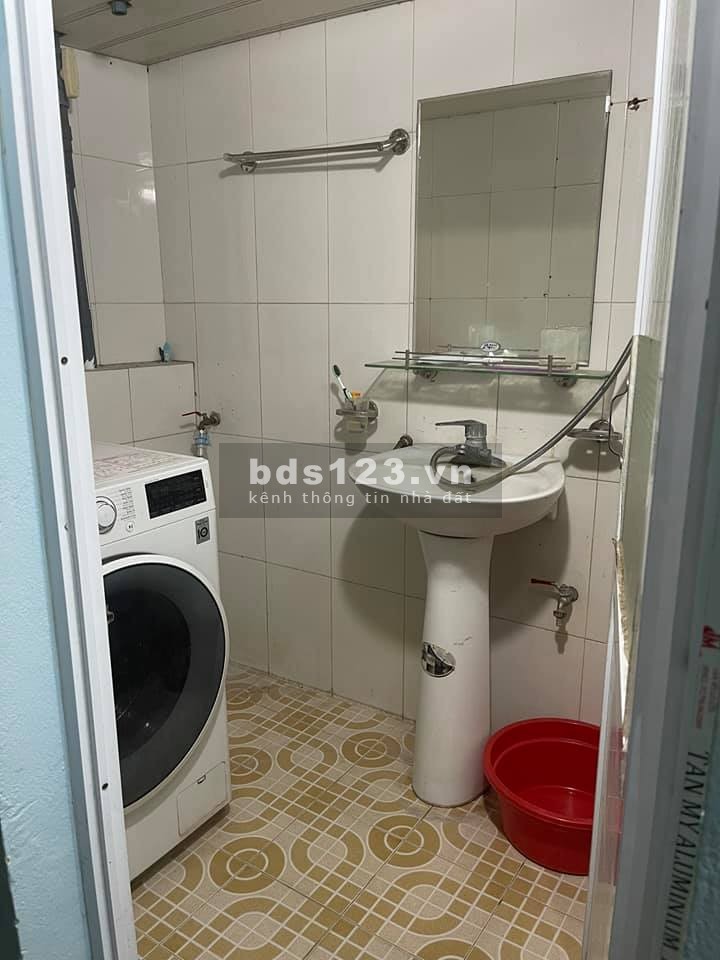 Bán đất tặng nhà dt 47m2, giá 2x tỷ, Lĩnh Nam Hoàng Mai ngõ thông ô tô tránh