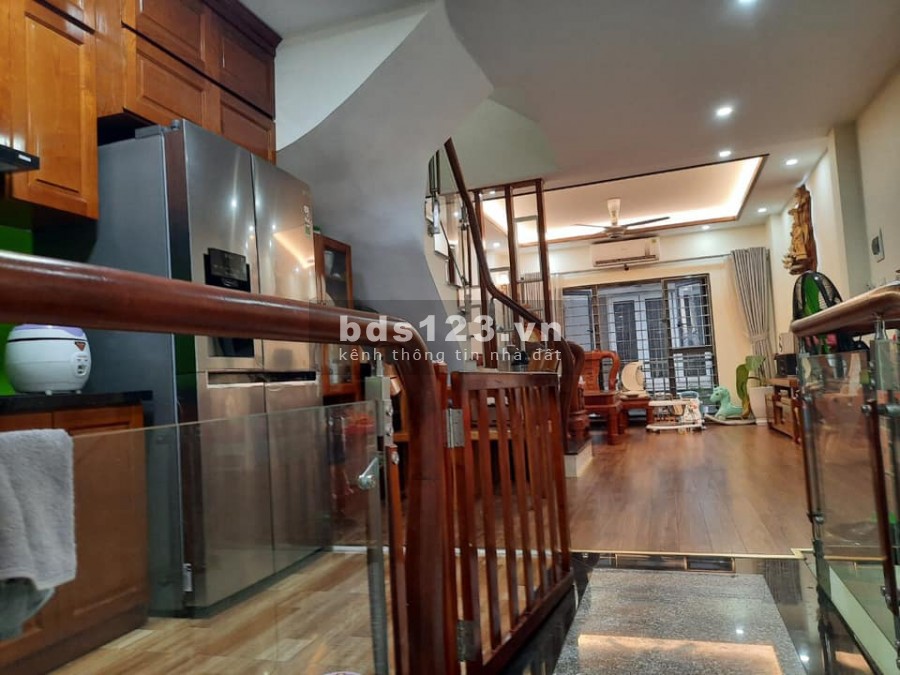 Tam Trinh gara ô tô nhà mới nguyên căn 5 tầng tặng full nội thất xịn