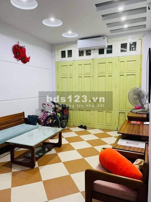 Hiếm Hoàng Quốc Viêt tặng nội thất,sát đường ô tô, dt: 45m x 5t, mt: 4m, nhỉnh 5 tỷ
