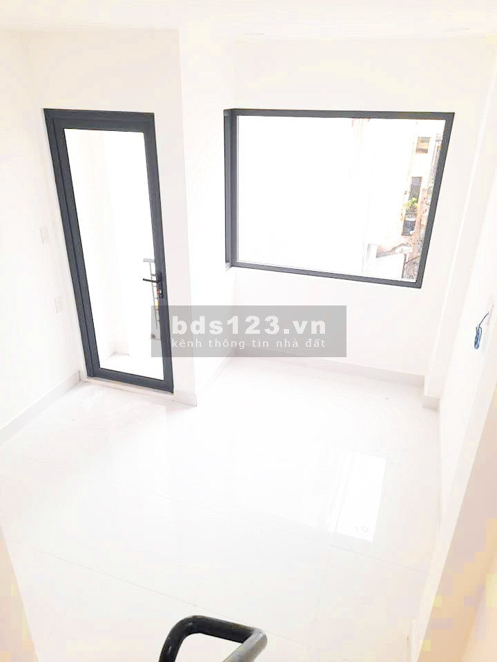 Ngã tư Phú Nhuận hẻm xe hơi Nguyễn Kiệm, Phan Đăng Lưu, 4 tầng, btct chỉ nhỉnh 3 tỷ