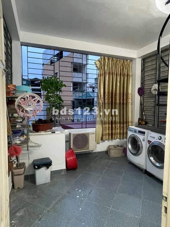 Hiếm Hoàng Quốc Viêt tặng nội thất,sát đường ô tô, dt: 45m x 5t, mt: 4m, nhỉnh 5 tỷ