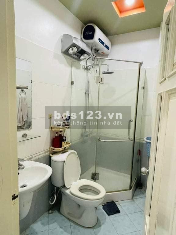 Hiếm Hoàng Quốc Viêt tặng nội thất,sát đường ô tô, dt: 45m x 5t, mt: 4m, nhỉnh 5 tỷ