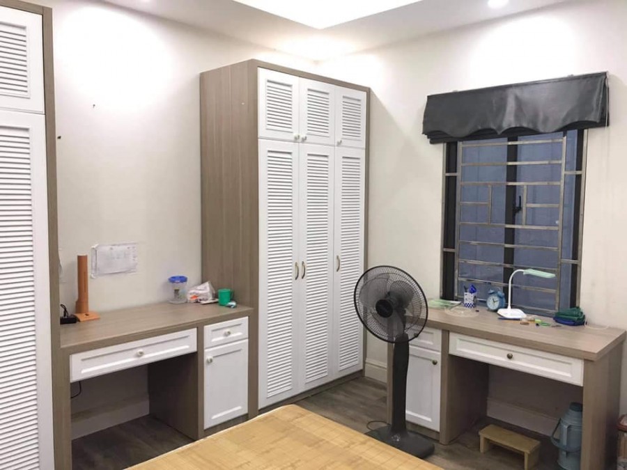Cần bán căn nhà diện tích 43m2, 4 tầng tại phố Hoa Bằng Ô tô đỗ cửa giá nhỉnh 4 tỷ