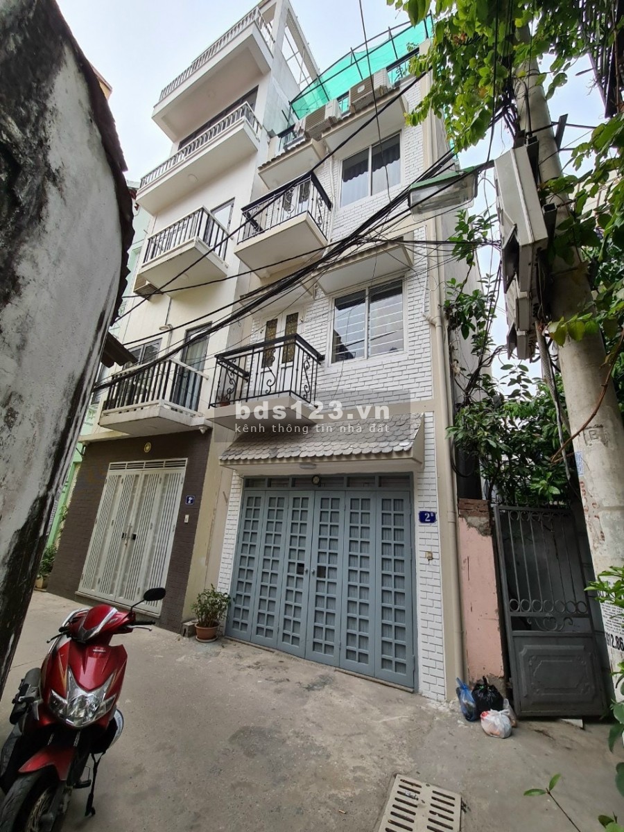 Bán nhà phố Nguyễn Văn Cừ, Long Biên 45m, 5 tầng, mt 5.6m, giá 3.95 tỷ. Lh: 0989126619