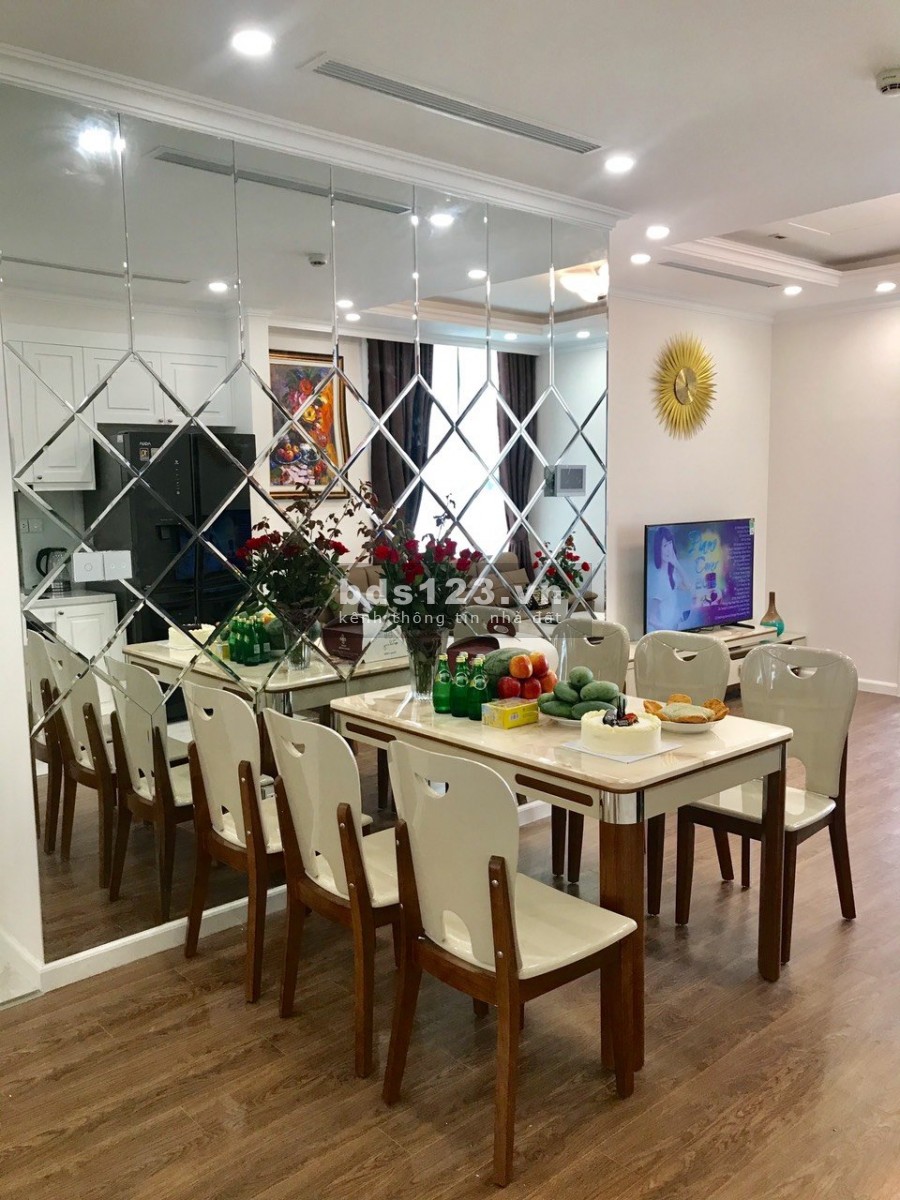 Cho thuê căn góc tầng trung 3PN tòa R2 Sunshine Riverside Tây Hồ giá 17tr/tháng